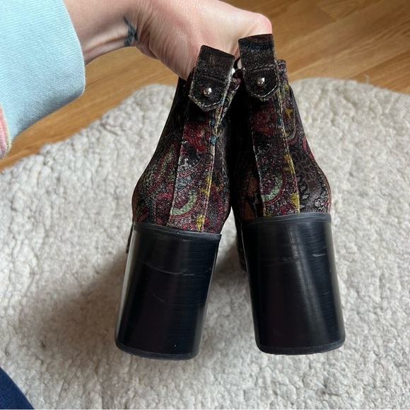 BP: Multicolored Jewel Paisley Velvet Velore Almond Toed Block Heel Boots Sz 9M - Picture 8 of 10